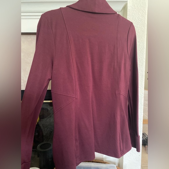 White House Black Market Size 4 | Maroon Burgundy Blazer Long Collar Asymmetric - Picture 6 of 6